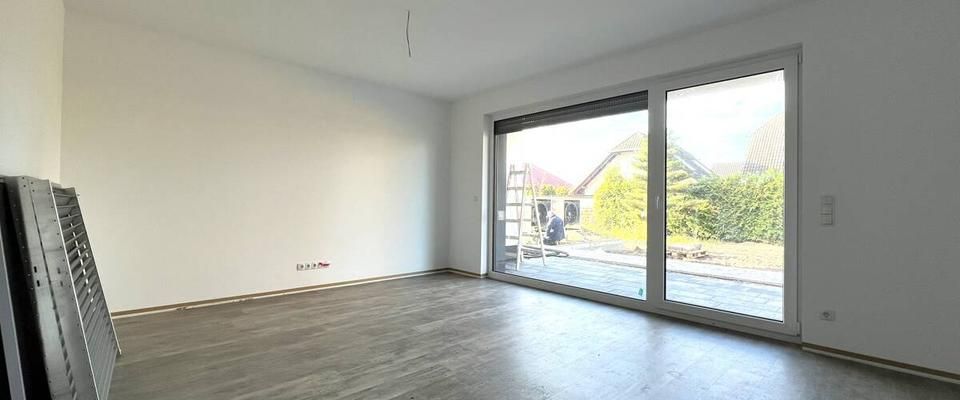 Exklusive Erdgeschosswohnung mit Garten, Terrasse und Stellplatz am Muldestausee in Pouch - Photo 1