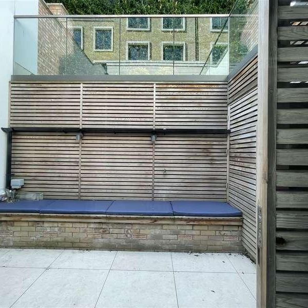 Rainsborough Square, London, SW6 - Photo 1