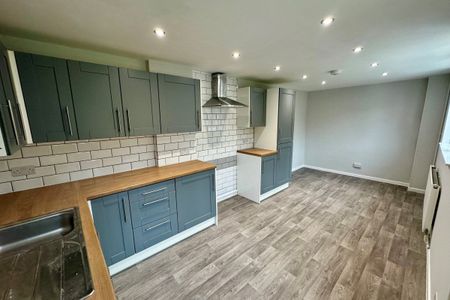 Elizabeth Road - Photo 2