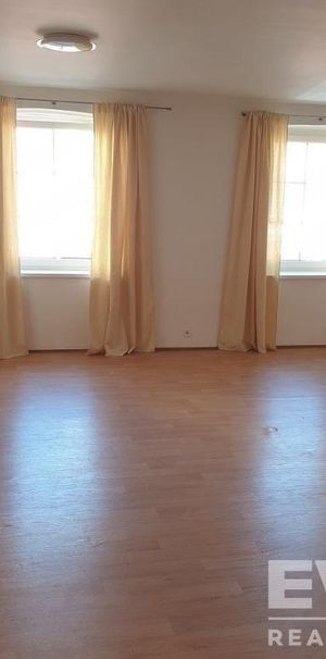 Pronájem bytu 1+kk 39 m2 - Fotografie 1