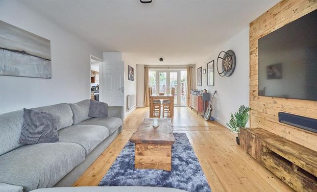 3 bedroom detached house to rent - Photo 1