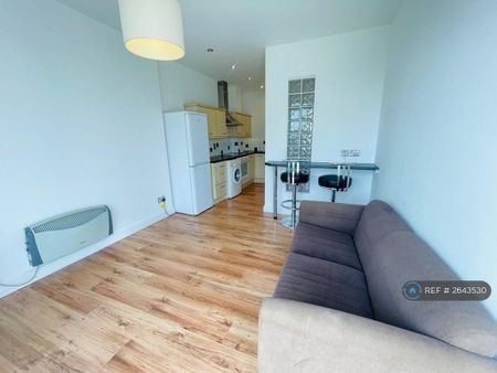 1 bedroom flat to rent - Photo 5