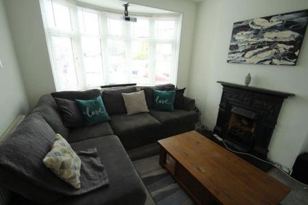 3 bedroom semi-detached house to rent - Photo 2