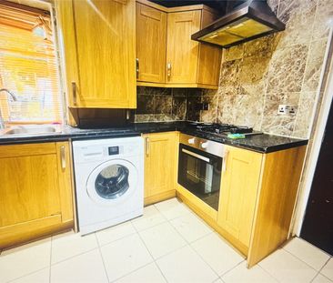 3 bedroom house to rent Scott Hall Road, LS7 - Photo 3