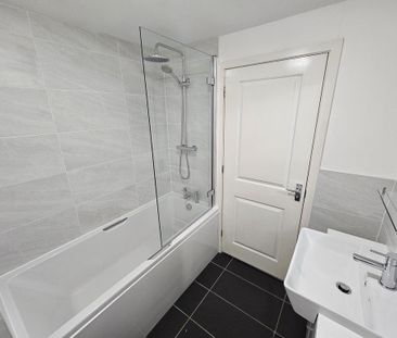 2 bedroom end of terrace house to rent - Photo 4