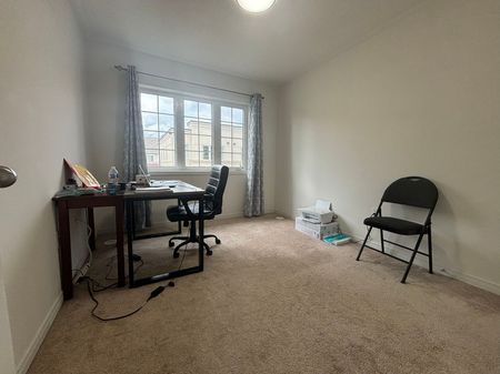 For Lease - 38 Filly Path, Oshawa, Ontario - Photo 4