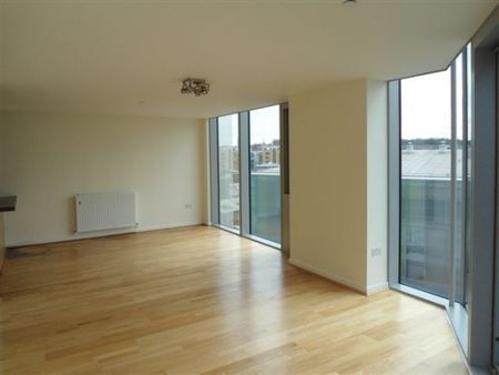 Stunning 2 bedroom luxury apartment in Greenwich! - Photo 3