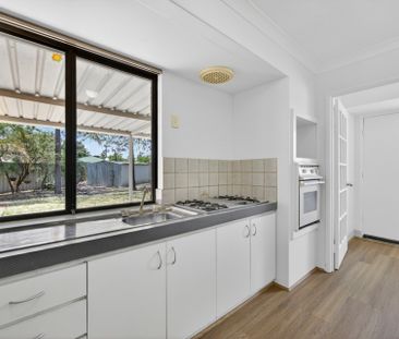 Modern Comfort and Space Opposite the Park. - Photo 4