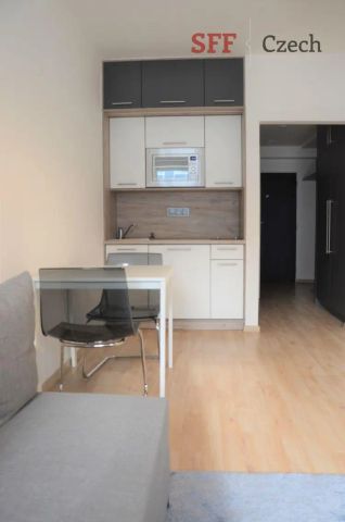 Moderní nový byt 1+kk v rezidenci vbloku Praha 5 Mavazinky nedaleko Nový Smíchov Aněl - Photo 3