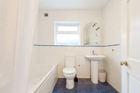 Racefield Cottage, Lower Mounttown Road, Dun Laoghaire, Co. Dublin, A96 A8D9 - Photo 4