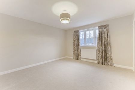 5 bedroom detached house to rent - Photo 3