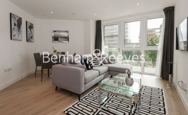 2 Bedroom flat to rent in Sovereign Court, Hammersmith, W6 - Photo 1
