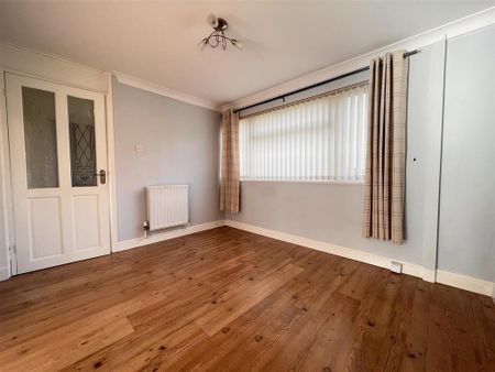 3 bedroom end of terrace house to rent - Photo 2