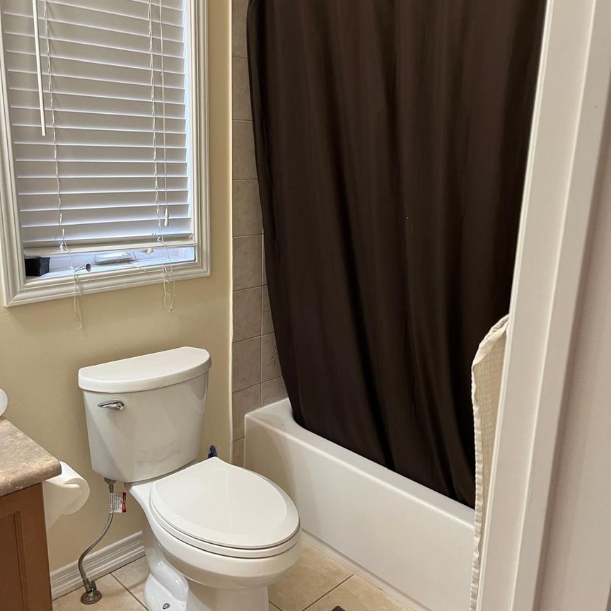 For Lease - 4208 Prudham Avenue, Burlington, Ontario - Photo 1