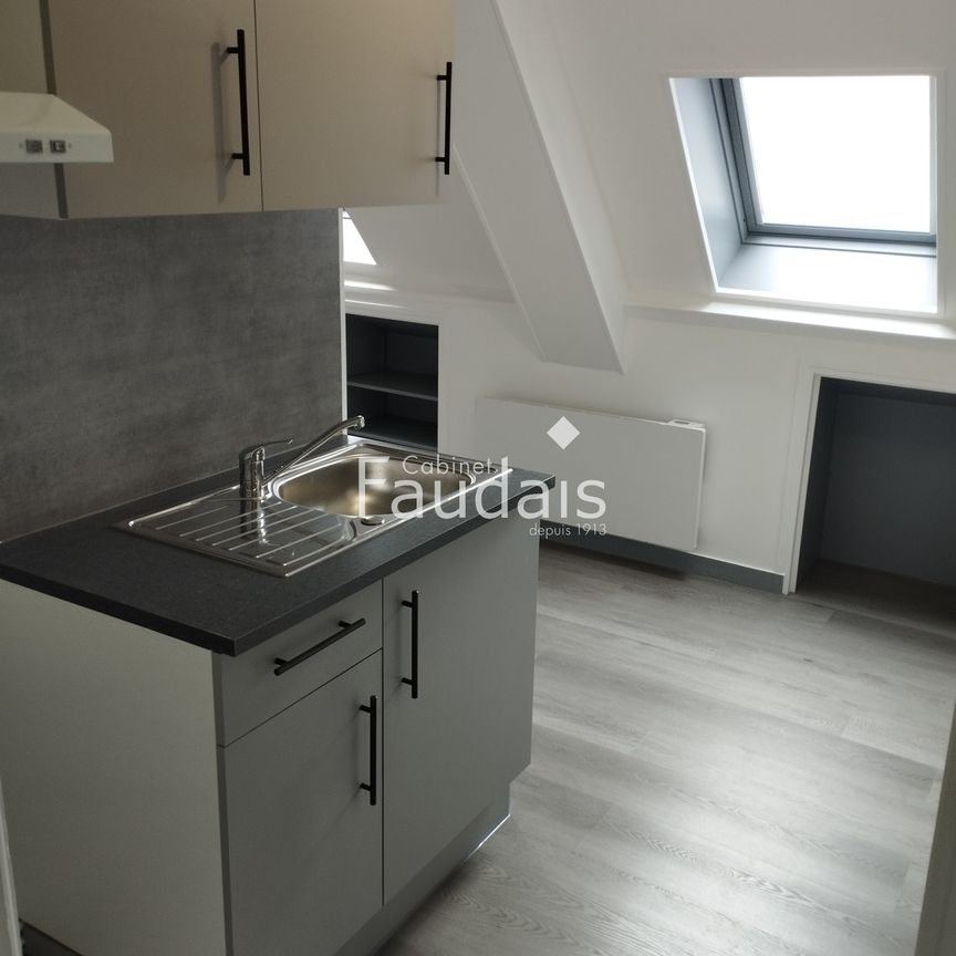 Location Appartement 1 pièce 15m² COUTANCES 50200 - Photo 2
