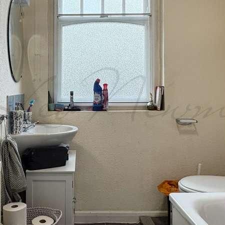 Hainault Court, Forest Rise, London, E17 - Photo 1