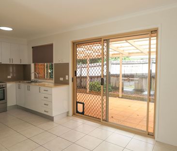 FAMILY HOME IN GOONELLABAH - Photo 5