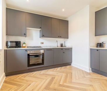 2 Bed Flat, Lansdowne Place, BN3 - Photo 4