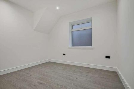 Holders Hill Road, London, NW7 - Photo 3