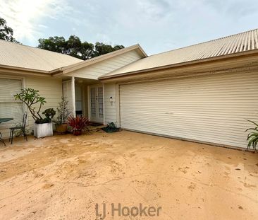 Two bedroom Villa in the Heart of Belmont - Photo 3