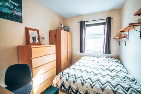 6 bedroom private hall to rent - Photo 3