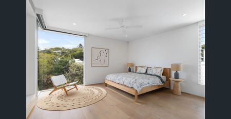 Executive Coastal Retreat – Luxury Rental with Panoramic Ocean Views - Photo 2