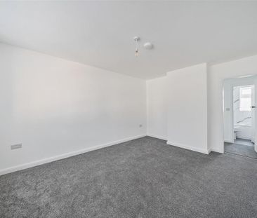 Studio to rent - Photo 6