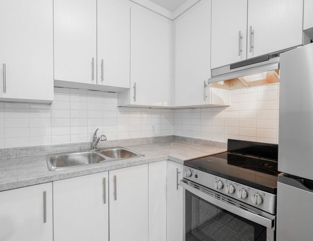 Villa Ariane | 1461 rue du College, Montreal - Photo 1