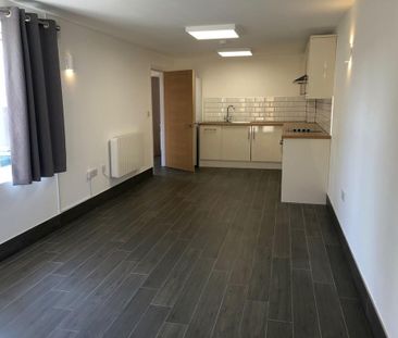 1 bedroom ground floor maisonette to rent - Photo 6