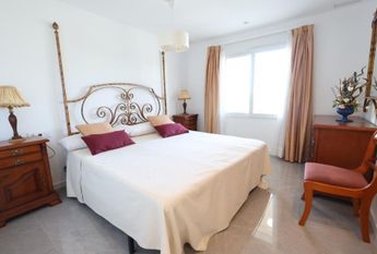 Villa de Lujo en Primera Línea de Playa en Cala Capitán