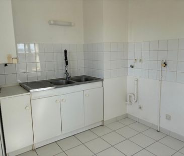 Location Appartement 3 pièces 60m² PORTES LES VALENCE 26800 - Photo 3