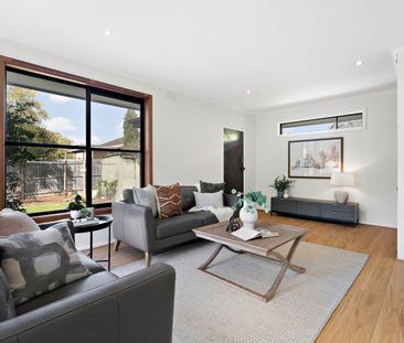 Duel Living Zones - Photo 1