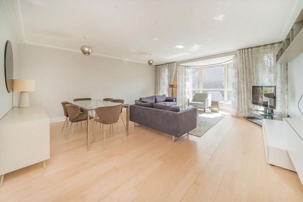 3 bedroom flat to rent - Photo 1