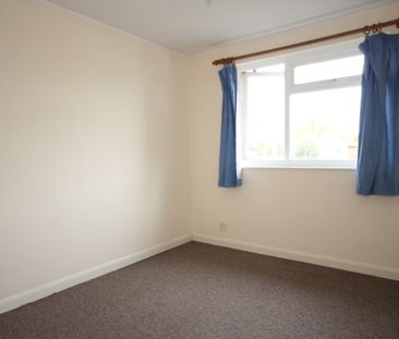 Goldsworth Park, Woking - Photo 3