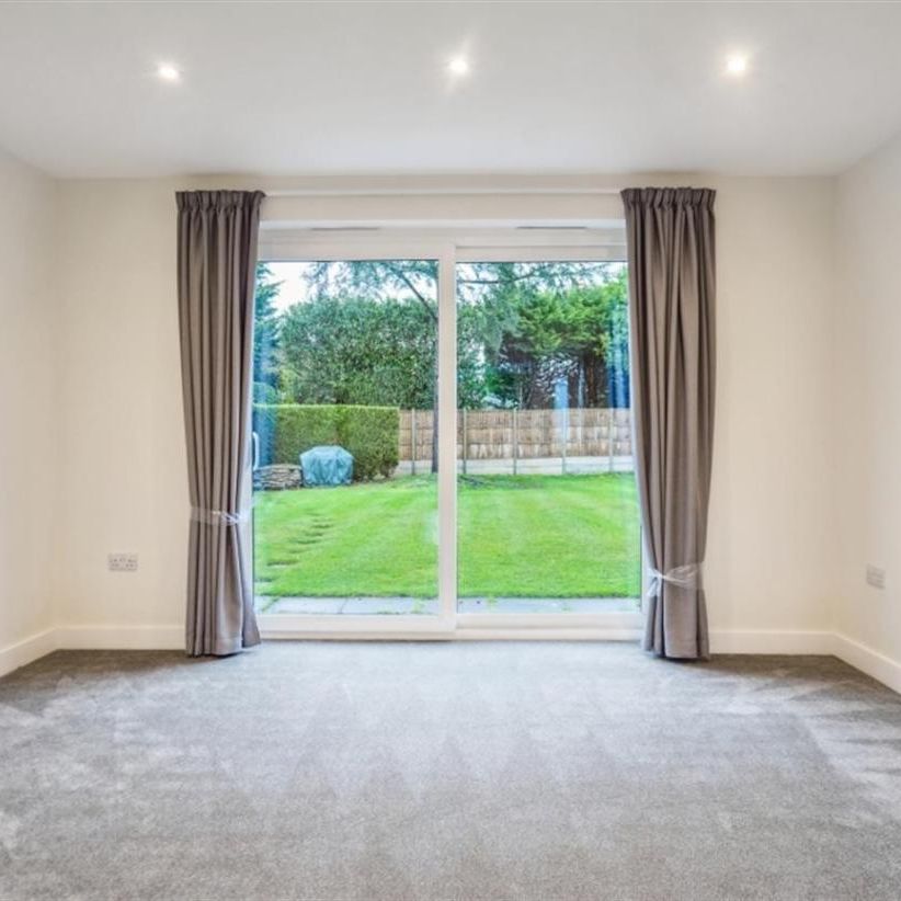 Beaconsfield - Photo 1