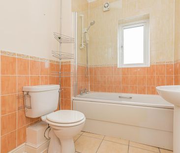 3 bedroom terraced house to rent - Photo 5