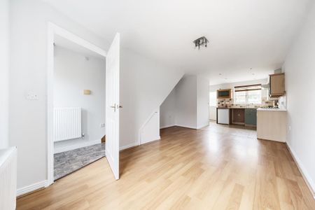 2 bedroom semi-detached house to rent - Photo 2