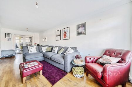 3 bedroom apartment to rent - Photo 5