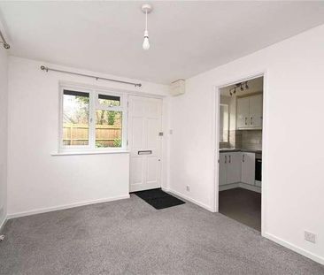 Larchwood, Chineham, Basingstoke, RG24 - Photo 5