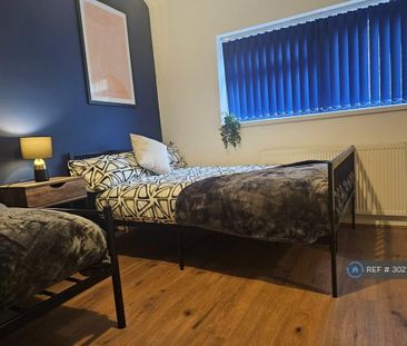 4 bedroom terraced house to rent - Photo 4