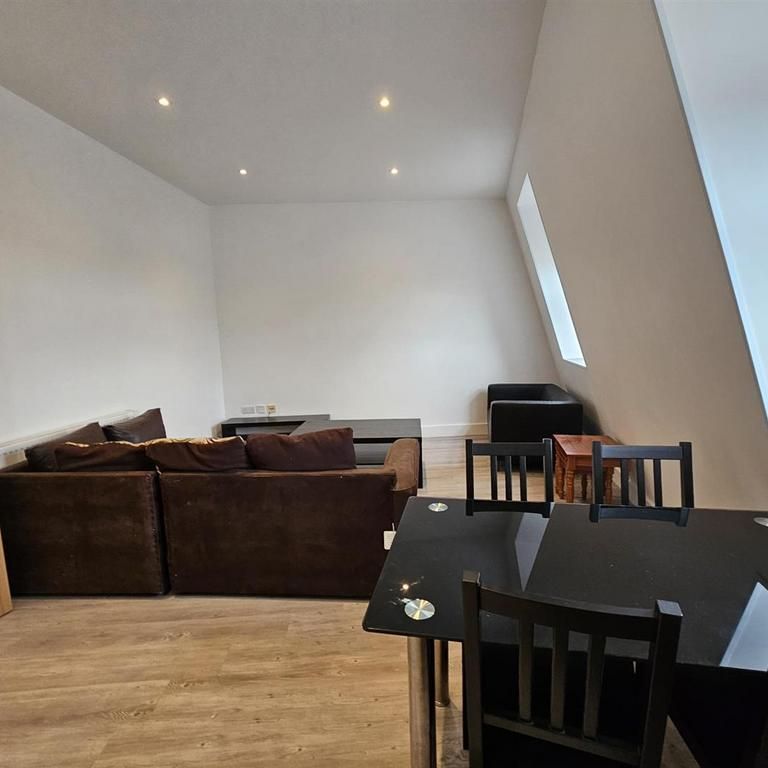 2 bedroom flat to rent - Photo 1