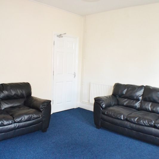 4 Bed Semi-Detached House, Beeston Road, NG7 - Photo 1