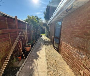 2 bedroom semi-detached house to rent - Photo 3