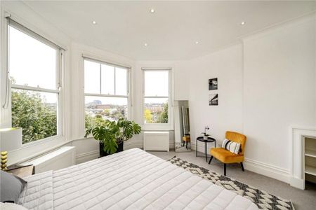 3 bedroom flat to rent - Photo 4