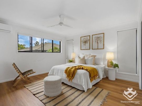 Brand new townhouse, 4bed & AC - Photo 1