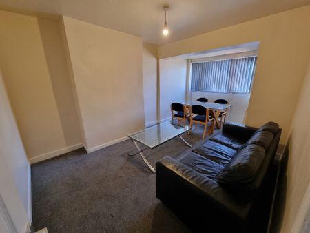 3 Bed Student Accommodation - Photo 4