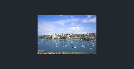 Modern Two Bedroom Apartment - Photo 4