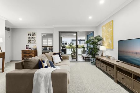 Spacious Retreat in Prime Location - Photo 2