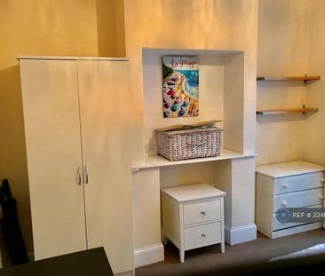 1 bedroom in a house share to rent - Photo 3