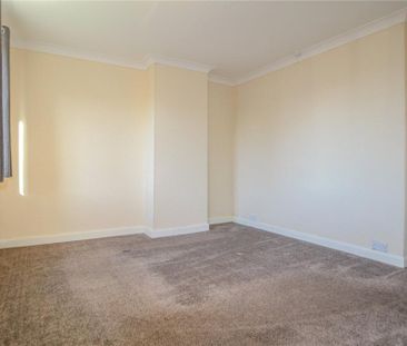 2 bedroom end of terrace house to rent - Photo 5